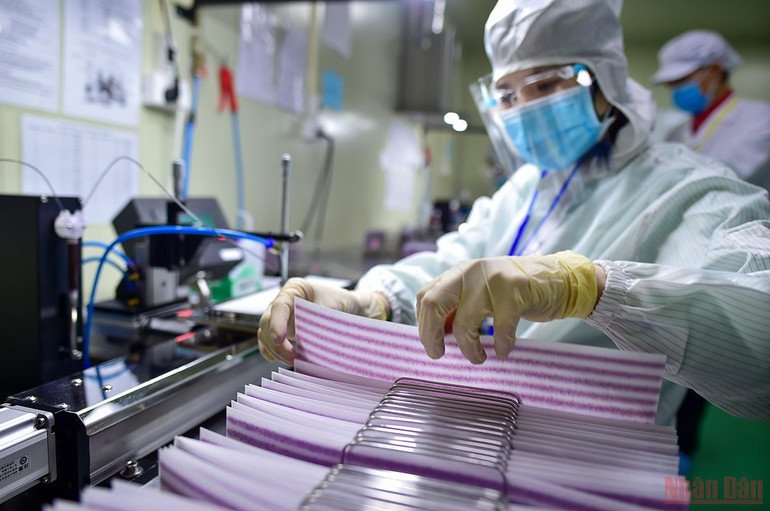 Cận cảnh quy trình sản xuất kit Test nhanh kháng nguyên SARS-CoV-2 “Made in Viet Nam” -0