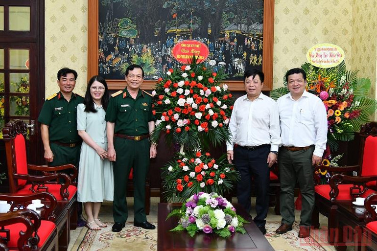 Các đơn vị thăm, chúc mừng Báo Nhân Dân nhân Ngày Báo chí cách mạng Việt Nam -0