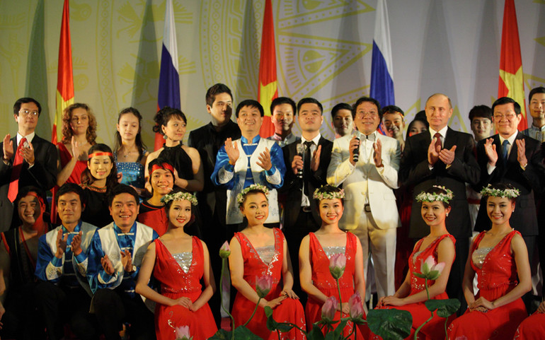 Cánh chim đầu đàn của nghệ thuật ca múa nhạc nước nhà -0