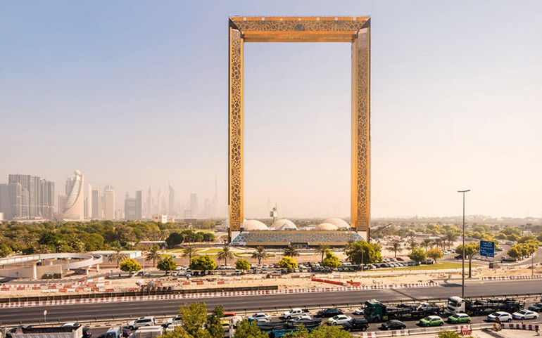 Khung hình Dubai (Ảnh: Gulfnews) Điều gì khiến cầu Vàng Đà Nẵng tiếp tục được báo Anh ca ngợi? -3