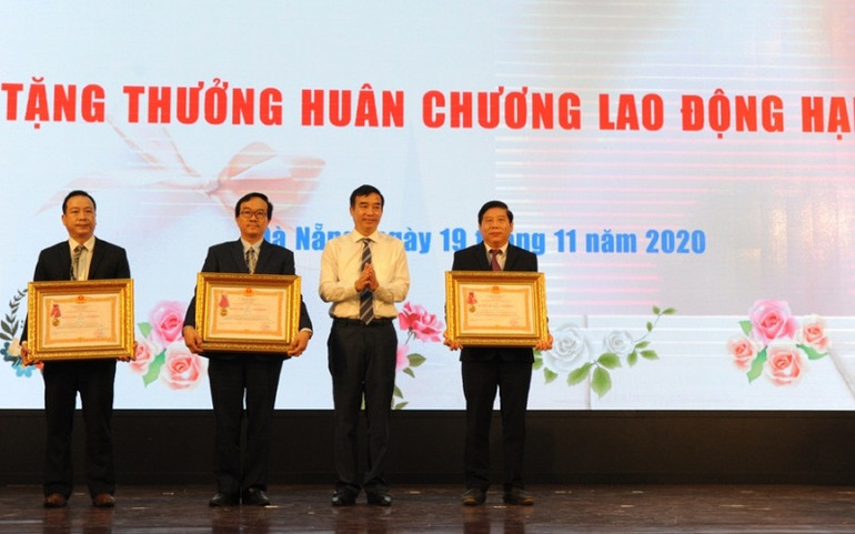 Đà Nẵng phong tặng danh hiệu “Giáo sư Danh dự” cho GS, TSKH Lê Thành Nhân -0