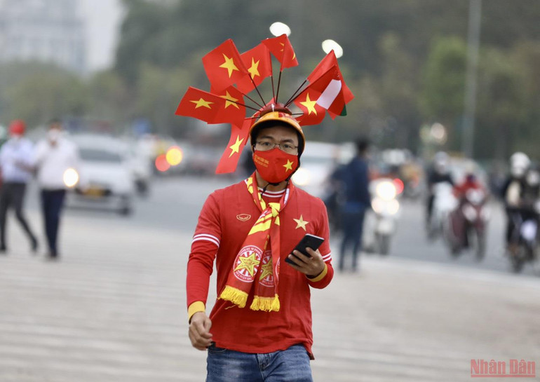 Cổ động viên Việt Nam hâm nóng sân Mỹ Đình trước trận Việt Nam-Oman -0