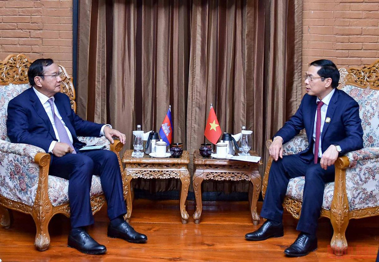 Bộ trưởng Ngoại giao Bùi Thanh Sơn gặp Phó Thủ tướng, Bộ trưởng Ngoại giao và hợp tác quốc tế Campuchia. Đẩy mạnh hợp tác giữa Việt Nam với Lào, Thái Lan và Campuchia -0