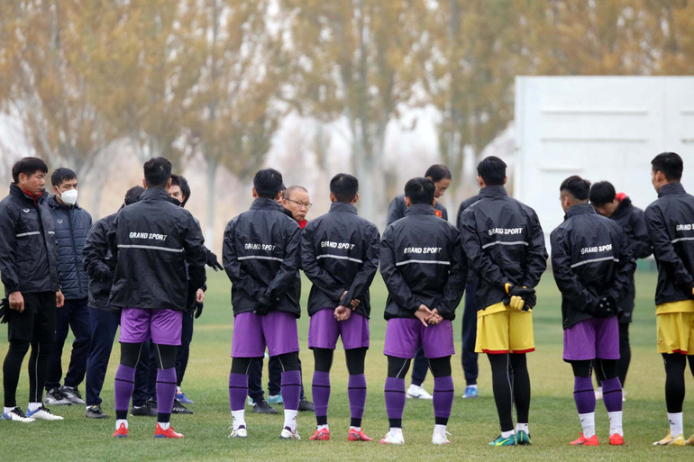 U23 Việt Nam tập luyện trong giá lạnh, tập trung cao độ cho trận đấu với U23 Myanmar -0
