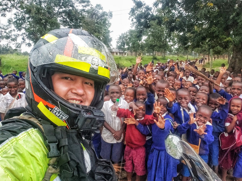 Lên đường… lo sợ, phấn khích, cô đơn -0