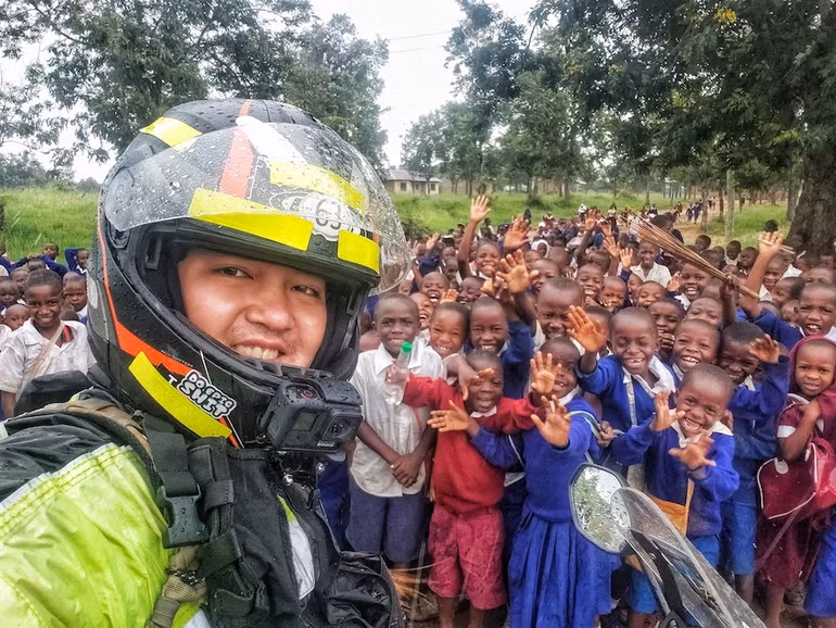 Lên đường… lo sợ, phấn khích, cô đơn -0