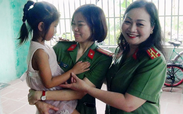 Đỡ đầu trẻ em có gia cảnh khó khăn ở Thanh Hóa -0