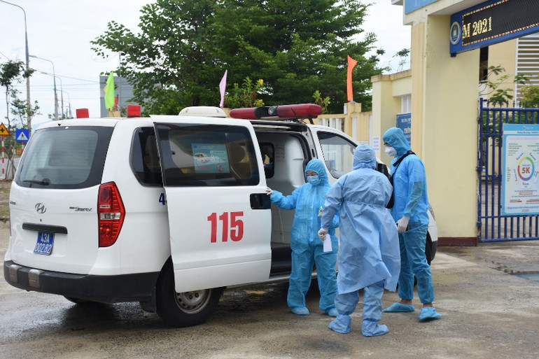 Xe chuyên dụng đưa thí sinh thuộc F đến điểm thi đặc biệt tại Đà Nẵng -0