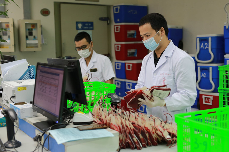 Thêm 1.000 đơn vị máu chi viện cho Tây Nam bộ, cứu chữa bệnh nhân Covid-19 -0