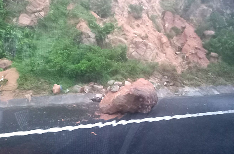 Bão số 12 gây nhiều thiệt hại ở Khánh Hòa -0