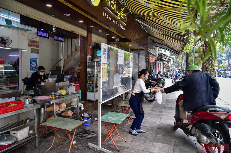 Bất cập quy định phân chia “vùng cam-vùng vàng” các quán ăn uống ở Hà Nội -0