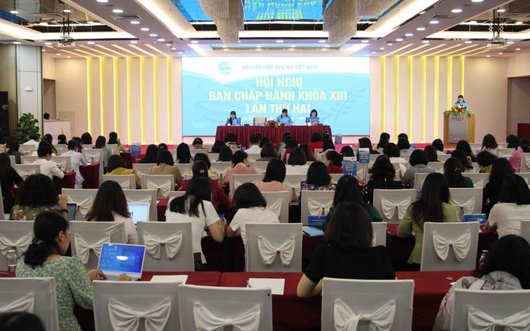 Hội nghị cũng thảo luận, thống nhất một số nội dung quan trọng triển khai Nghị quyết Đại hội đại biểu phụ nữ toàn quốc lần thứ XIII. Hơn 10.700 trẻ mồ côi được nhận đỡ đầu -0