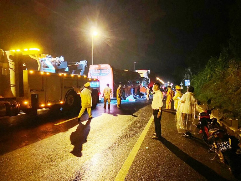 Tai nạn giao thông nghiêm trọng tại hầm Hải Vân làm hai người tử vong -0