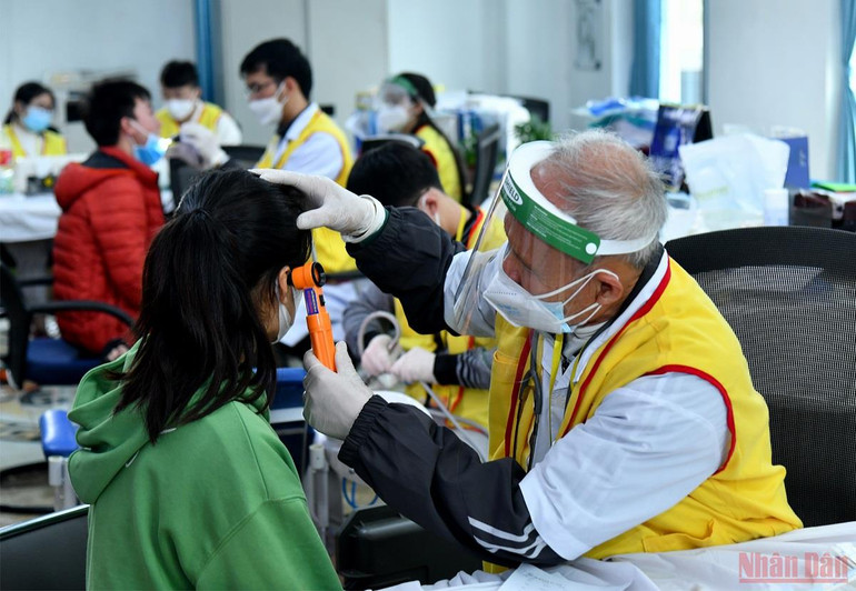 Khám bệnh nhân đạo, cấp thuốc miễn phí cho thanh thiếu niên có hoàn cảnh đặc biệt khó khăn -0