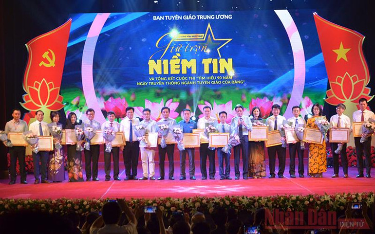 Tổng kết và trao giải Cuộc thi tìm hiểu 90 năm Ngày truyền thống ngành Tuyên giáo -0