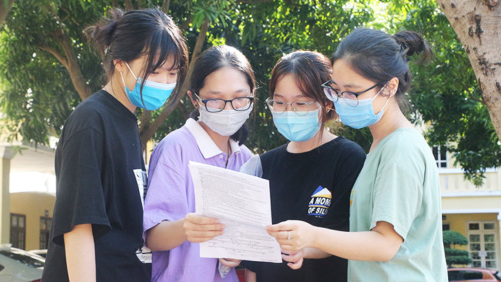 Nhiều học sinh vẫn còn những băn khoăn, lo lắng về phương án tuyển sinh của các trường. Ảnh: TTXVN Khởi động mùa tuyển sinh năm 2022 -0