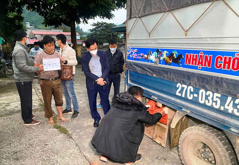 Bắt giữ 3 đối tượng và 40 bánh heroin -0