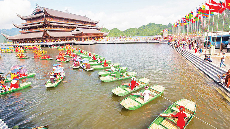Quang cảnh Trung tâm Hội nghị quốc gia (Nhà Thủy Đình). Tam Chúc - điểm đến hấp dẫn và thân thiện -0