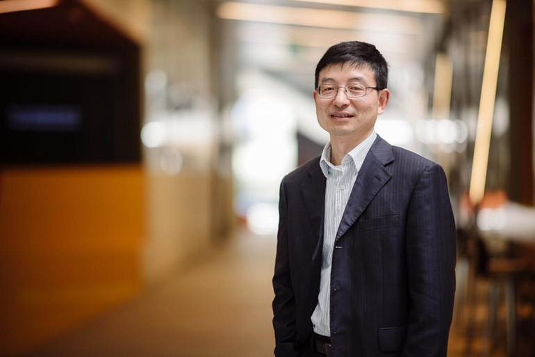 Giáo sư Huanting Wang, Đại học Monash. Vật liệu mới biến nước biển thành nước ngọt trong ít phút -0
