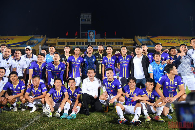 CLB Hà Nội giành chiến thắng đậm trong ngày chia tay Quang Hải -0