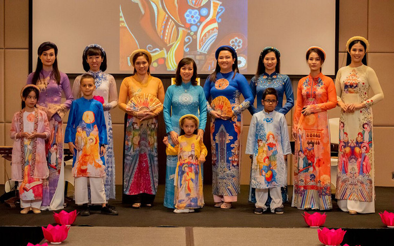 Đại sứ âm thầm của áo dài -0