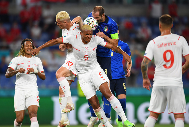 Thắng trận thứ 2 liên tiếp, Italy đặt vé vào vòng loại trực tiếp -0