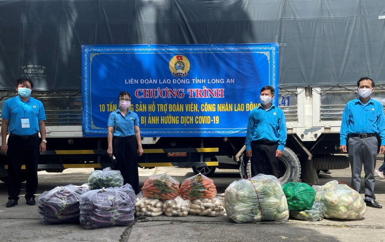 Long An đẩy nhanh tiến độ tiêm vaccine cho người lao động đang làm việc “3 tại chỗ” -0