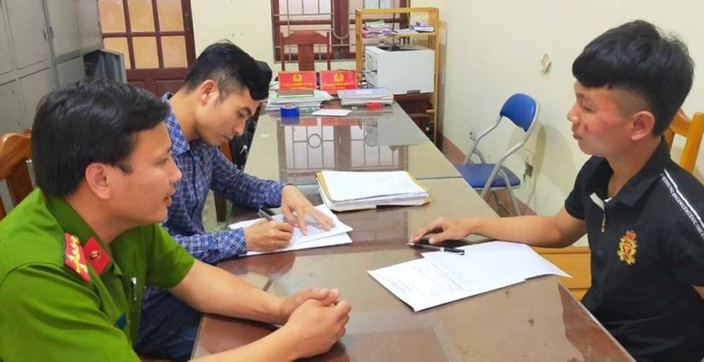 Công an lấy lời khai của Khương Văn Anh. Bắt ba đối tượng giết người, cướp của -0