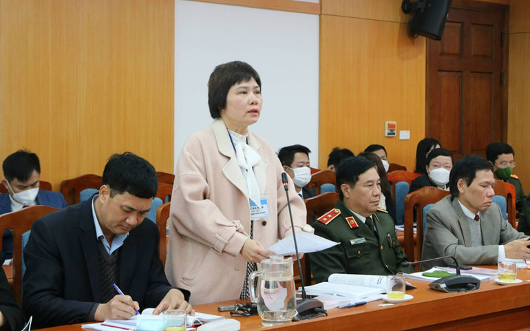 PGS, TS Đỗ Thị Thu Hằng tham luận Hội thảo "Cơ sở lý luận và thực tiễn hoàn thiện pháp luật về công tác bảo đảm trật tự, an toàn giao thông đường bộ" và "Phương hướng hoàn thiện pháp luật bảo đảm trật tự, an toàn giao thông đường bộ" tháng 2/2022. Tách Luật Giao thông đường bộ thành hai luật chuyên ngành là cấp thiết -0
