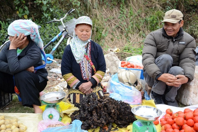 Chợ phiên vùng cao ngày cuối năm -0