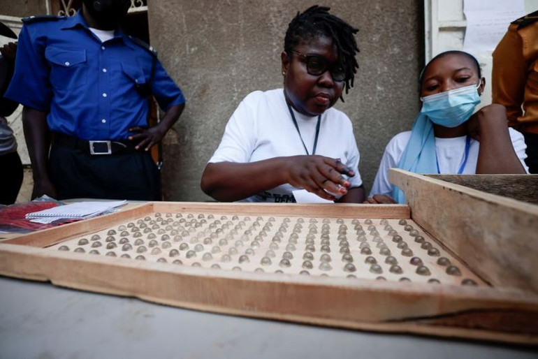 Tổng thống Gambia tái đắc cử nhiệm kỳ thứ hai -0