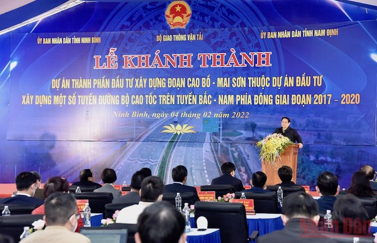 Thủ tướng Phạm Minh Chính chính thức tuyên bố khánh thành Dự án thành phần đầu tư xây dựng đoạn Cao Bồ - Mai Sơn. Ảnh: TRẦN HẢI Thủ tướng Phạm Minh Chính dự lễ khánh thành cao tốc Cao Bồ - Mai Sơn -0