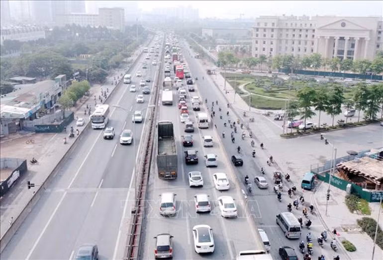 Cửa ngõ Thủ đô ùn tắc kéo dài trong ngày đầu kỳ nghỉ lễ 30/4-1/5 -0