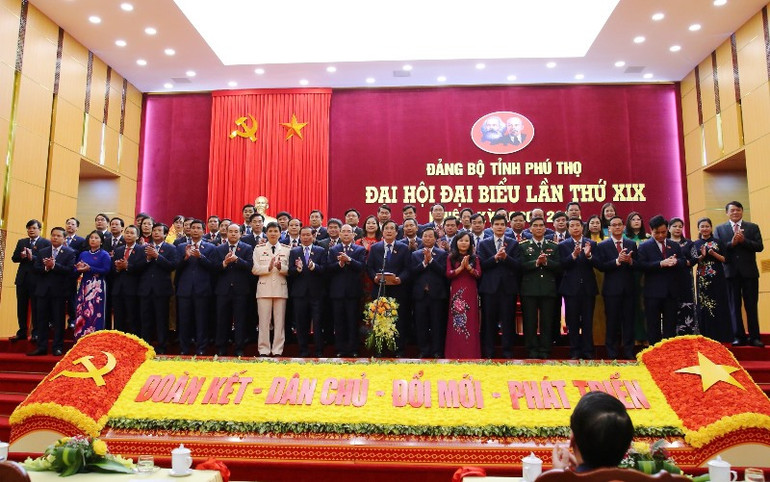 Ban Chấp hành Đảng bộ tỉnh Phú Thọ khóa 19, ra mắt Đại hội. Đồng chí Bùi Minh Châu tái đắc cử Bí Thư Tỉnh ủy Phú Thọ -0