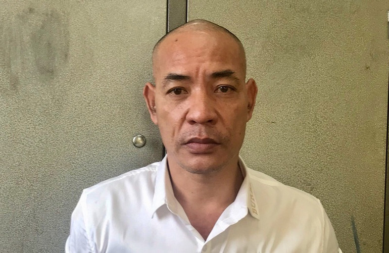 Dũng trọc bị tạm giữ hình sự tại cơ quan công an. “Dũng trọc” bị tạm giữ hình sự tại Hòa Bình -0