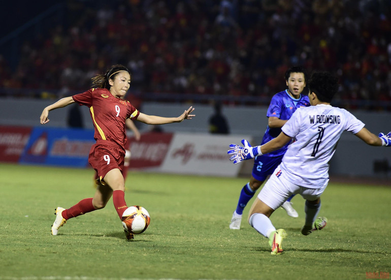 [Chung kết bóng đá nữ SEA Games 31] Việt Nam 1-0 Thái Lan (Hiệp 2): Huỳnh Như mở tỷ số -0
