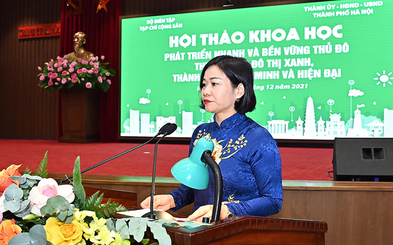 Phó Bí thư Thường trực Thành ủy Nguyễn Thị Tuyến phát biểu khai mạc Hội thảo. (Ảnh: Duy Linh) Bàn giải pháp phát triển Hà Nội theo hướng đô thị xanh, thông minh và hiện đại -0