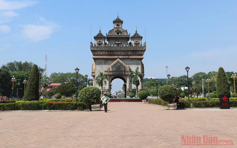 Tết cổ truyền Bun Pi Mày 2564 tại Lào -0