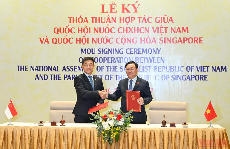 Chủ tịch Quốc hội Vương Đình Huệ đón, hội đàm với Chủ tịch Quốc hội Singapore Tan Chuan-Jin -0