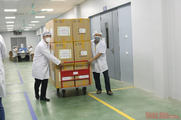 Công ty Medicon trao tặng 100.000 bộ kit test nhanh kháng nguyên cho TP Hồ Chí Minh -4