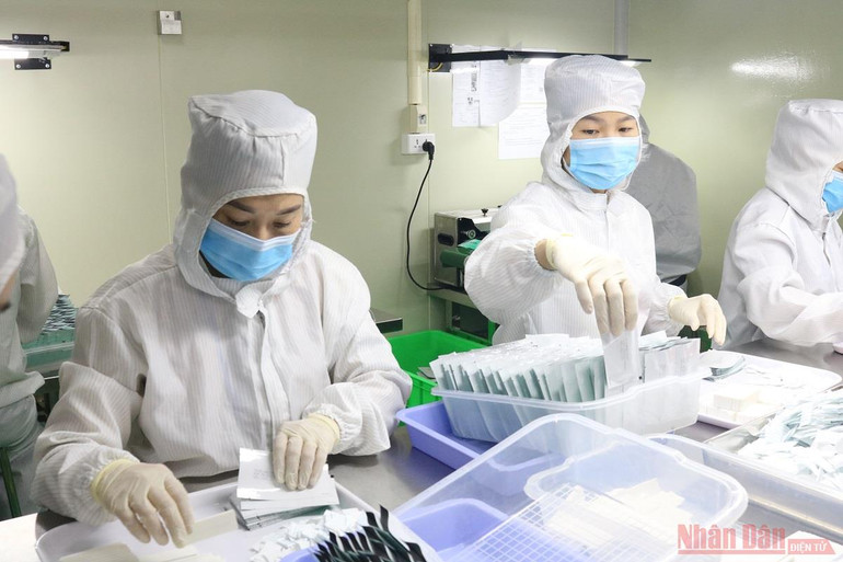 Công ty Medicon trao tặng 100.000 bộ kit test nhanh kháng nguyên cho TP Hồ Chí Minh -2