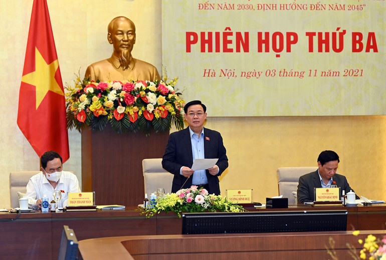 Chủ tịch Quốc hội Vương Đình Huệ phát biểu tại phiên họp Ban Chỉ đạo Trung ương xây dựng Đề án “Chiến lược xây dựng và hoàn thiện Nhà nước pháp quyền xã hội chủ nghĩa Việt Nam đến năm 2030, định hướng đến năm 2045”. Quốc hội hiện thân của khối đại đoàn kết toàn dân tộc càng phải chủ động, trí tuệ, đoàn kết, đổi mới và trách nhiệm hơn nữa -0