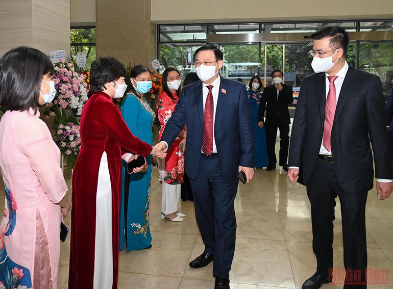 Truyền hình Quốc hội Việt Nam thật sự là cầu nối tin cậy giữa Quốc hội với cử tri và nhân dân -0