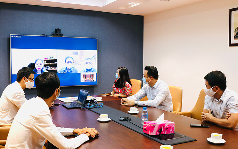 Đầu cầu trực truyến Bảo hiểm PVI và Công đoàn ngành Y tế Việt Nam. (Ảnh: PVI) Bảo hiểm PVI trao tặng 1 tỷ đồng cho cán bộ y tế tuyến đầu chống dịch -0