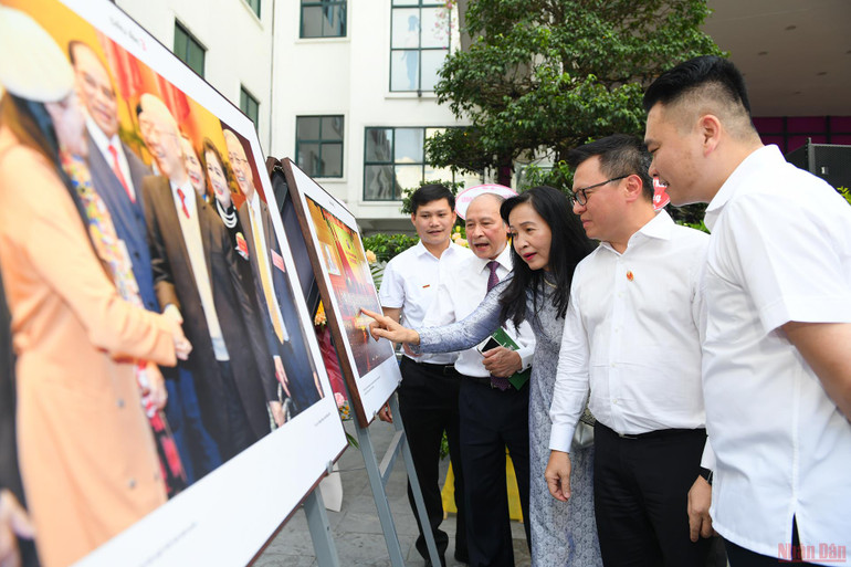 Lễ khai mạc triển lãm ảnh báo chí 