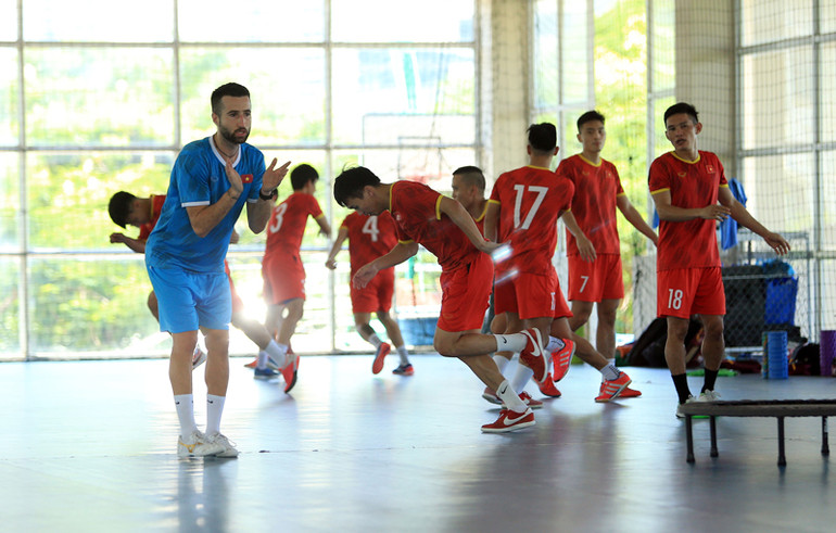 Chuẩn bị đá World Cup, ĐT futsal Việt Nam nỗ lực 