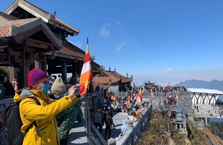 Sa Pa kín hết phòng nghỉ, nhưng không tăng giá -0