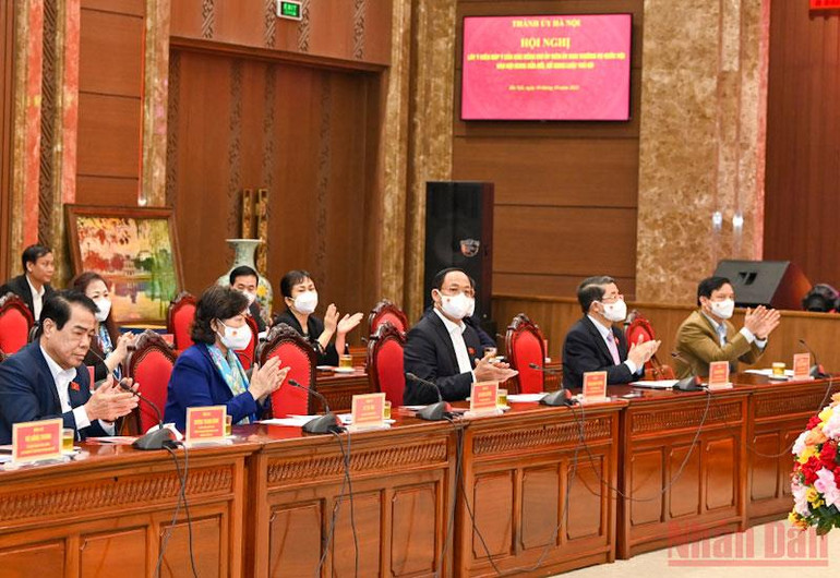 Các đồng chí Phó Chủ tịch Quốc hội, Ủy viên Ủy ban Thường vụ Quốc hội và các đại biểu dự Hội nghị. (Ảnh: DUY LINH) Chủ tịch Quốc hội Vương Đình Huệ dự Hội nghị lấy ý kiến vào dự án Luật Thủ đô (sửa đổi) -0
