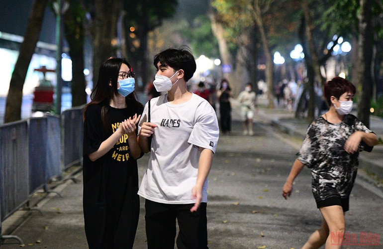 Hà Nội chính thức mở lại phố đi bộ hồ Gươm từ 18/3 -0