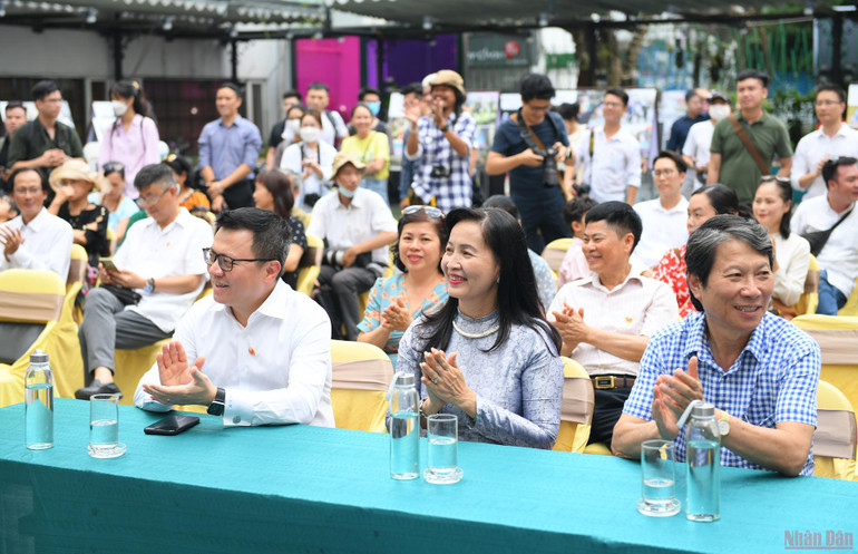 Lễ khai mạc triển lãm ảnh báo chí 